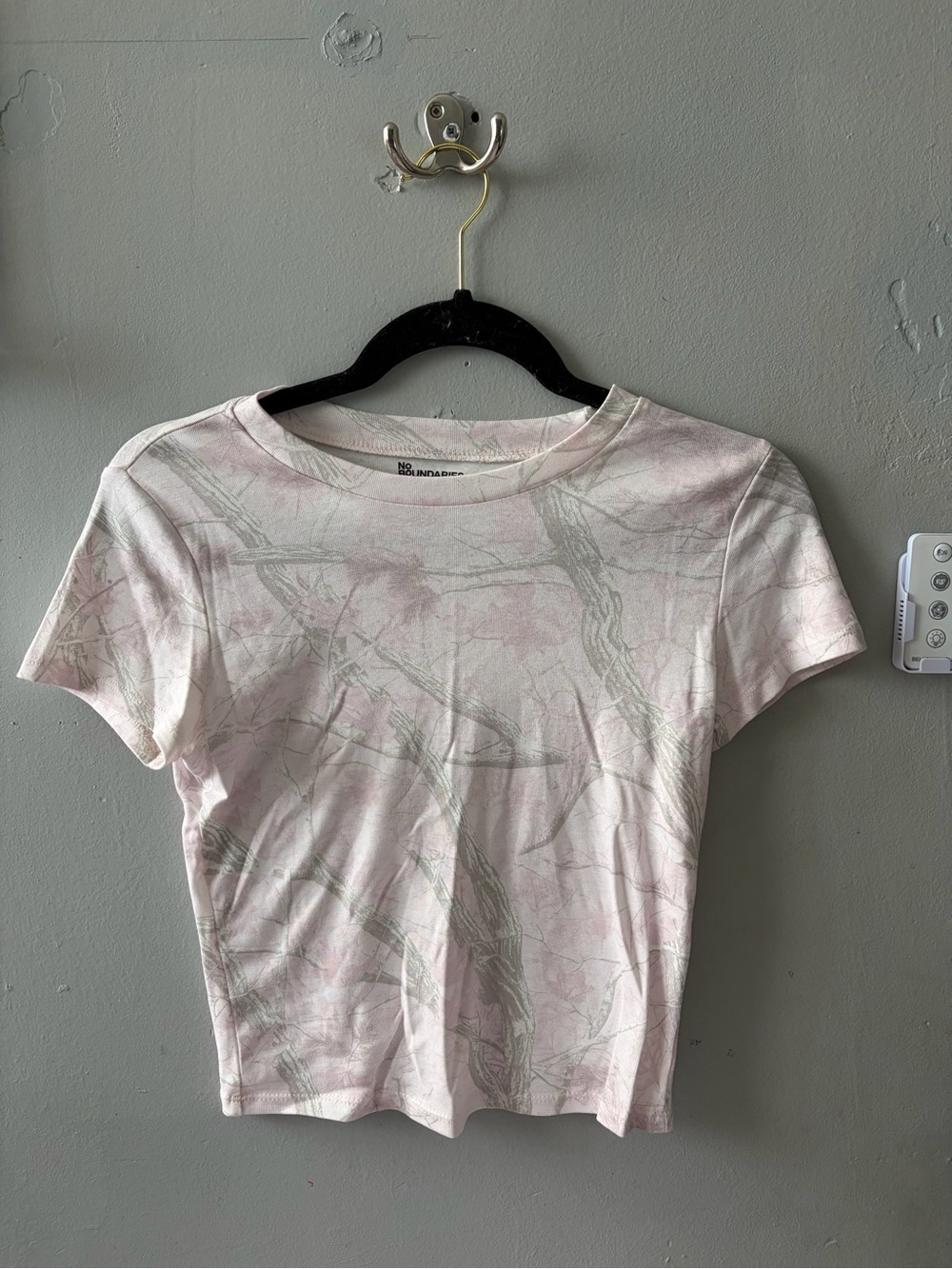 No Boundaries Light Pink Marble-Print Crop Tee